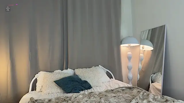 JuicySweetBliss online show from April 8, 7:36 pm