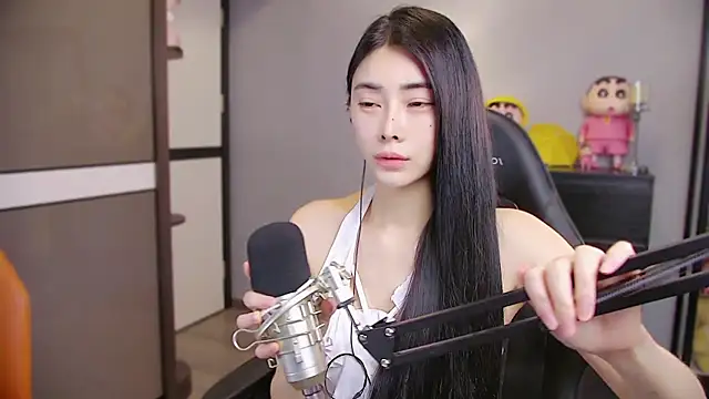 XiaoYuBao- online show from April 11, 3:05 pm