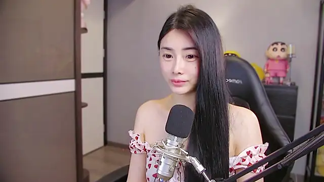 XiaoYuBao- online show from April 13, 7:19 pm