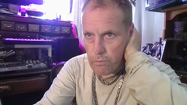 Snapshot of strokingjoe14585 chatting on April 23, 6:54 pm strokingjoe14585 online show from April 23, 6:54 pm