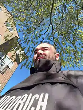 bigmillz32 online show from April 7, 8:59 am