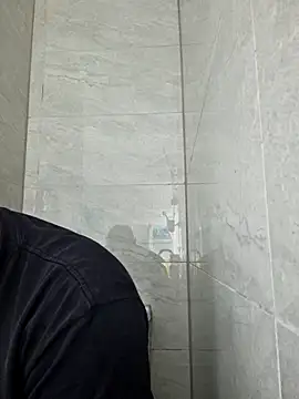 bigmillz32 online show from April 15, 4:47 pm