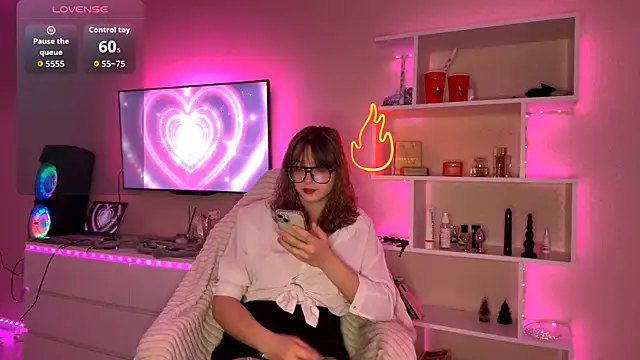 Olivia 132 online show from April 11, 1:48 pm