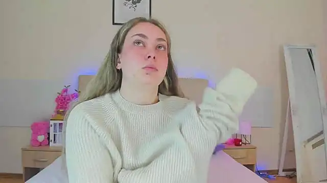 MelanieCuty online show from April 17, 5:21 am