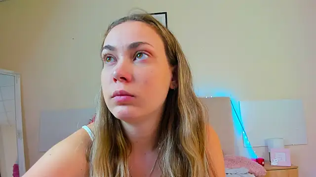 MelanieCuty online show from July 17, 5:36 am