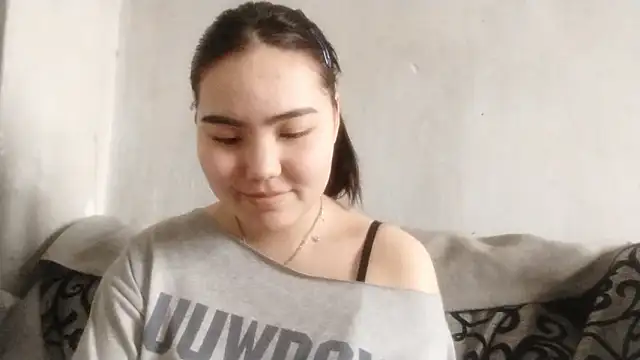 CuteAngell online show from March 26, 8:09 am