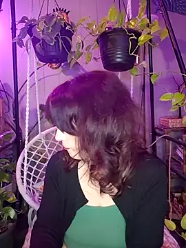 Snapshot of PurpleBunnyxo chatting on May 10, 5:45 am PurpleBunnyxo online show from May 10, 5:45 am