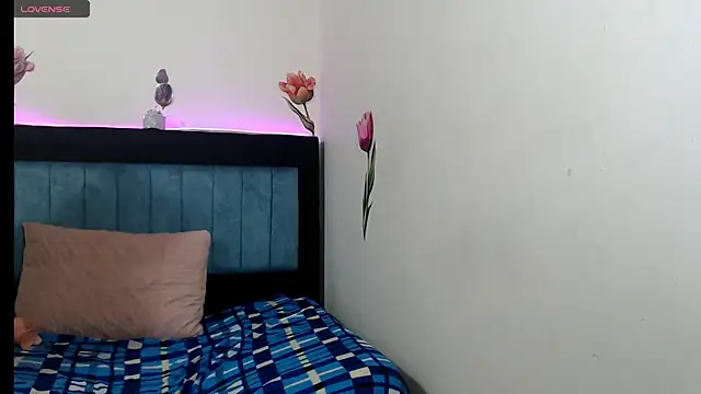 KARLYXS online show from April 11, 12:31 pm