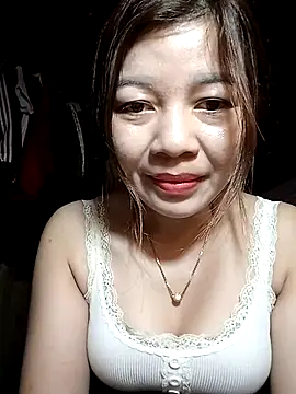 Yiyi102300 online show from April 3, 11:58 pm