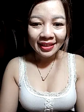 Yiyi102300 online show from April 5, 1:14 am