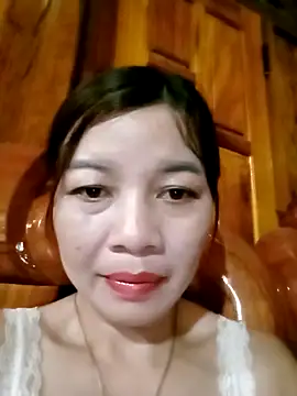 Yiyi102300 online show from April 14, 1:55 am