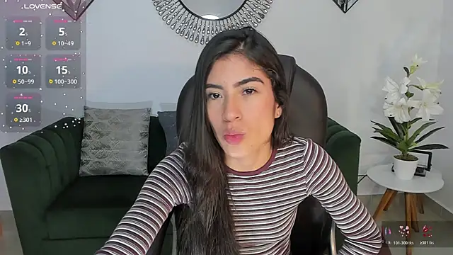 Ninna Asppen  online show from March 30, 5:30 am