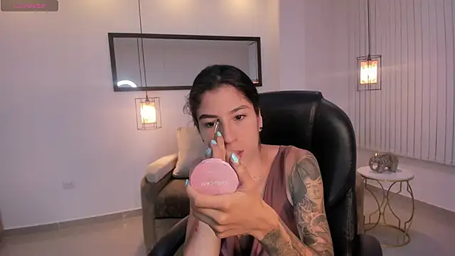 Ninna Asppen  online show from April 5, 6:21 am