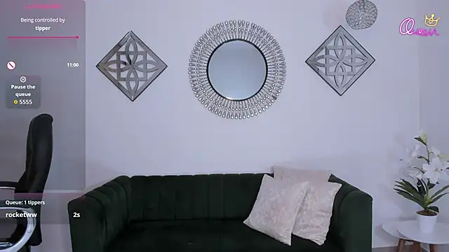 Ninna Asppen  online show from April 14, 5:13 am