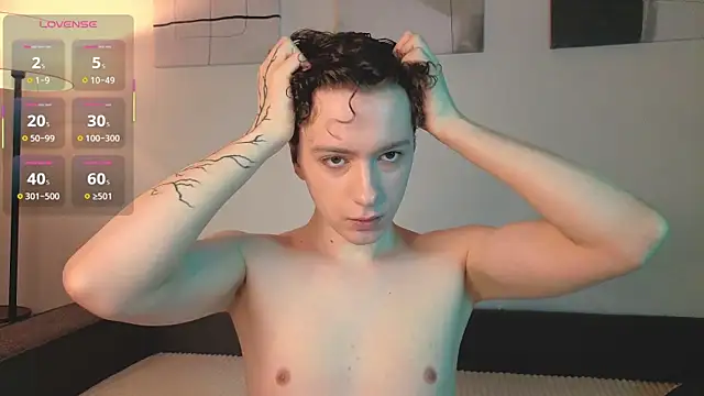 Angel Crave online show from April 7, 8:09 pm