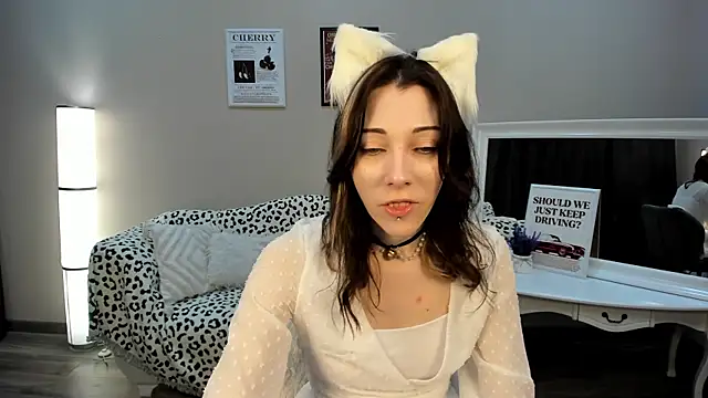 LeilaTaylors online show from April 9, 6:13 am