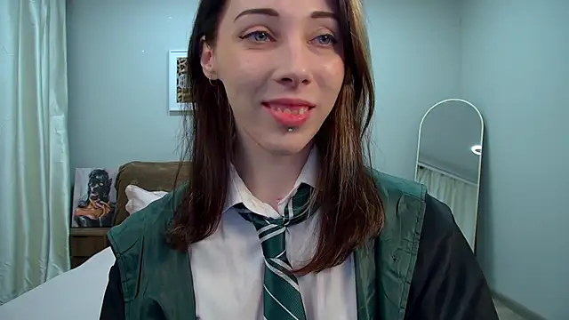 LeilaTaylors online show from April 13, 6:24 pm