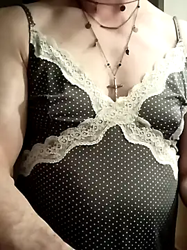 stephie83 online show from March 27, 8:19 pm