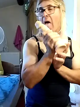 stephie83 online show from July 7, 4:11 pm