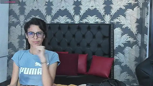 Emily Lopera online show from June 28, 1:28 pm