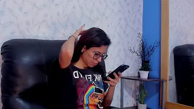 Emily Lopera online show from July 3, 3:51 pm