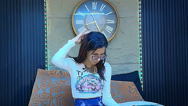 Emily Lopera online show from July 10, 10:23 pm