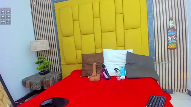  karlaruso online show from March 31, 11:54 am