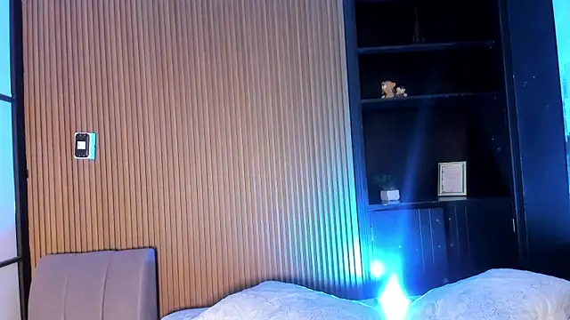 JeanneWilliams online show from April 14, 12:11 pm