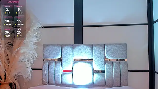 JeanneWilliams online show from April 15, 12:45 pm