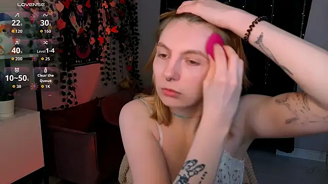 susie miu online show from April 7, 9:15 pm