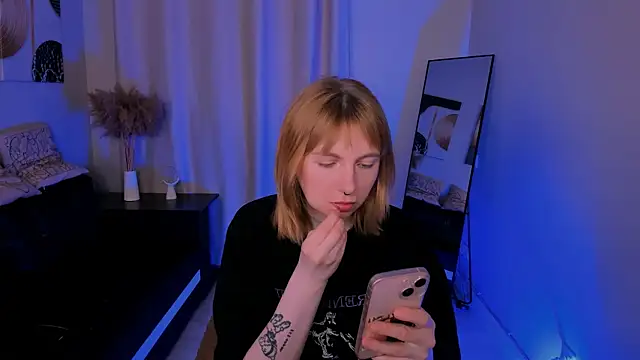 susie miu online show from April 17, 9:18 pm