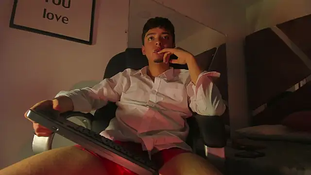 Noah DeLuca  online show from March 20, 7:19 pm