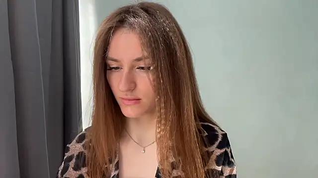 Moonstarisrares online show from April 8, 9:53 am