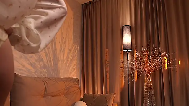 the adelheid online show from April 17, 5:32 am