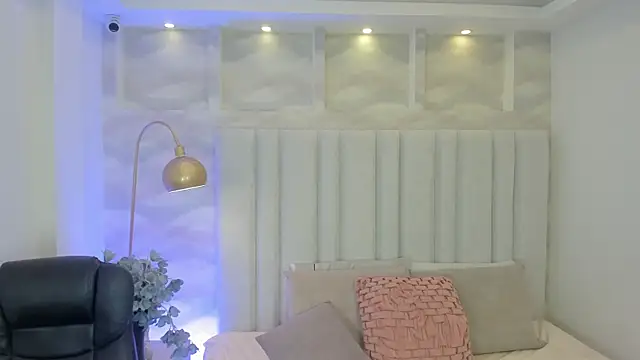 juli carther online show from April 17, 12:19 pm