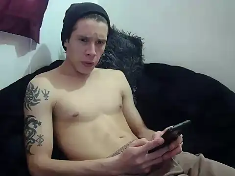 crixus11111 online show from April 15, 5:31 pm