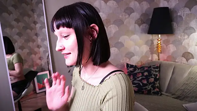 Velvet Lily online show from April 6, 8:54 pm