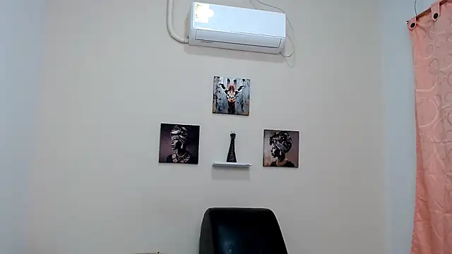 katywild20 online show from April 9, 8:36 pm