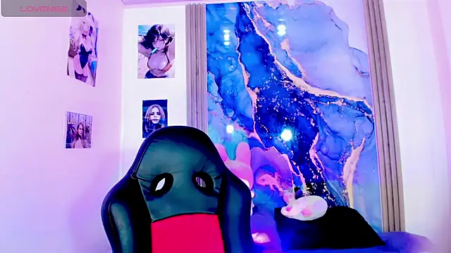 blonde queen- online show from April 11, 8:24 pm