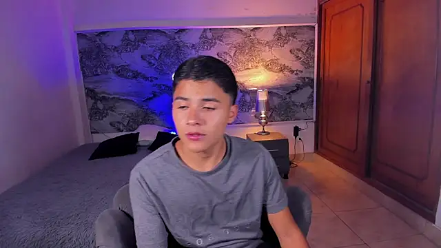 Liam Dustin online show from April 8, 9:15 pm