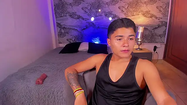 Liam Dustin online show from April 10, 3:56 am