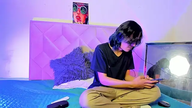 Noire boy online show from April 12, 2:05 am