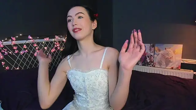 lizaa breeze online show from April 2, 5:32 pm