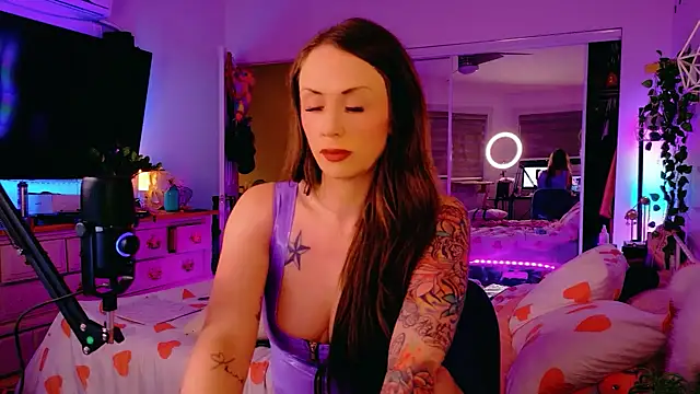 bellethegirl online show from April 18, 6:39 am