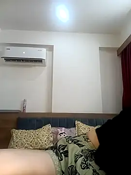 Hottymahi7 online show from March 31, 4:40 pm