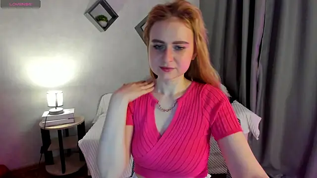 Shiny Liss online show from April 3, 1:36 am