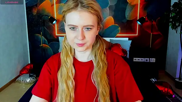 Shiny Liss online show from April 10, 1:33 am