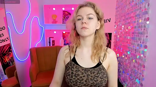 ElizabethVane online show from May 22, 7:04 am