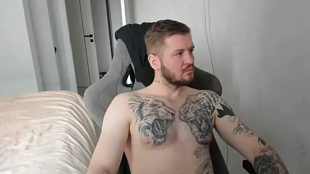 pinkbodnar online show from April 18, 2:43 pm