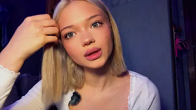 StacyChocopay online show from March 31, 4:02 am